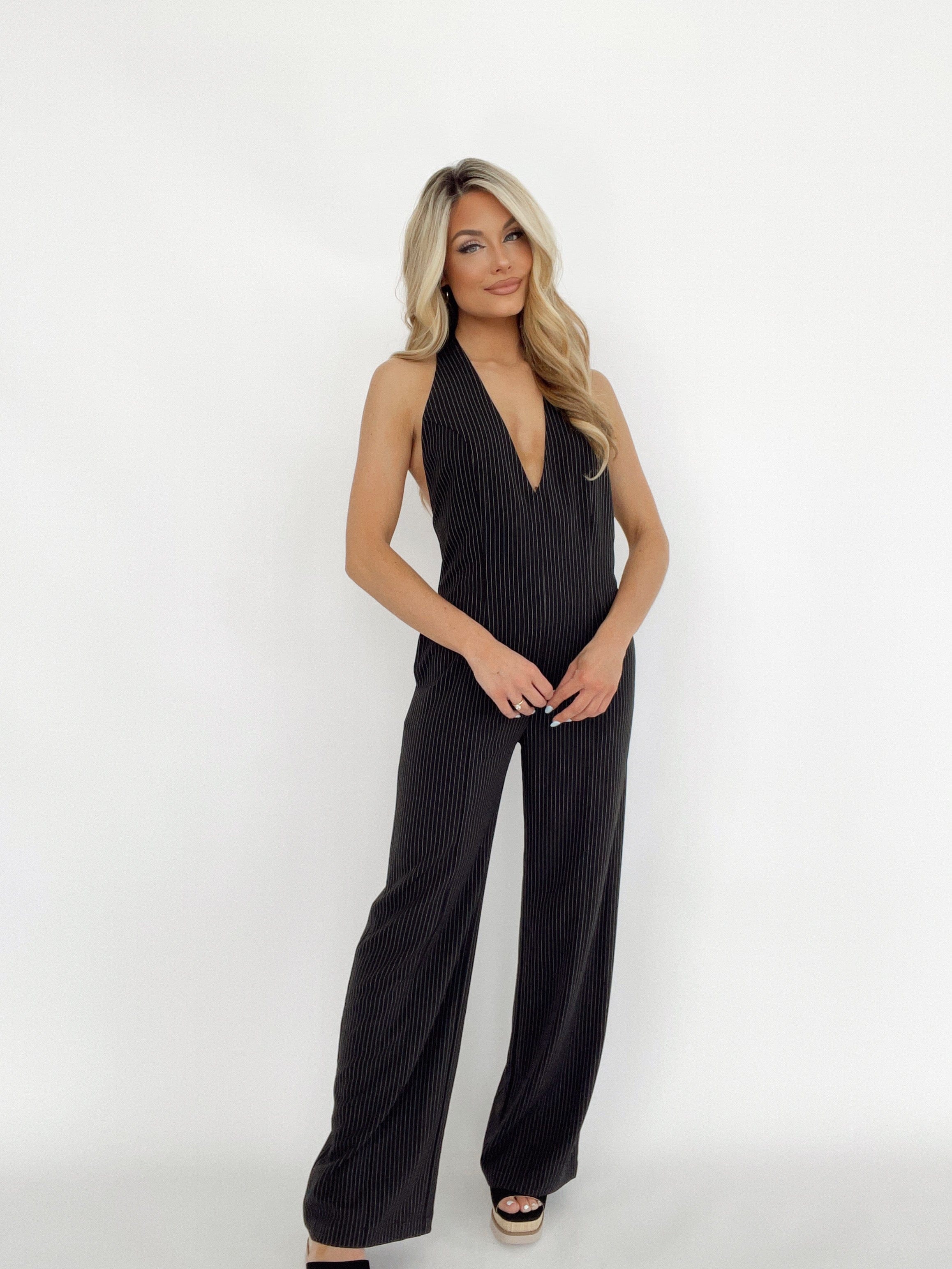 C4432J woven halter neck jumpsuit et clet