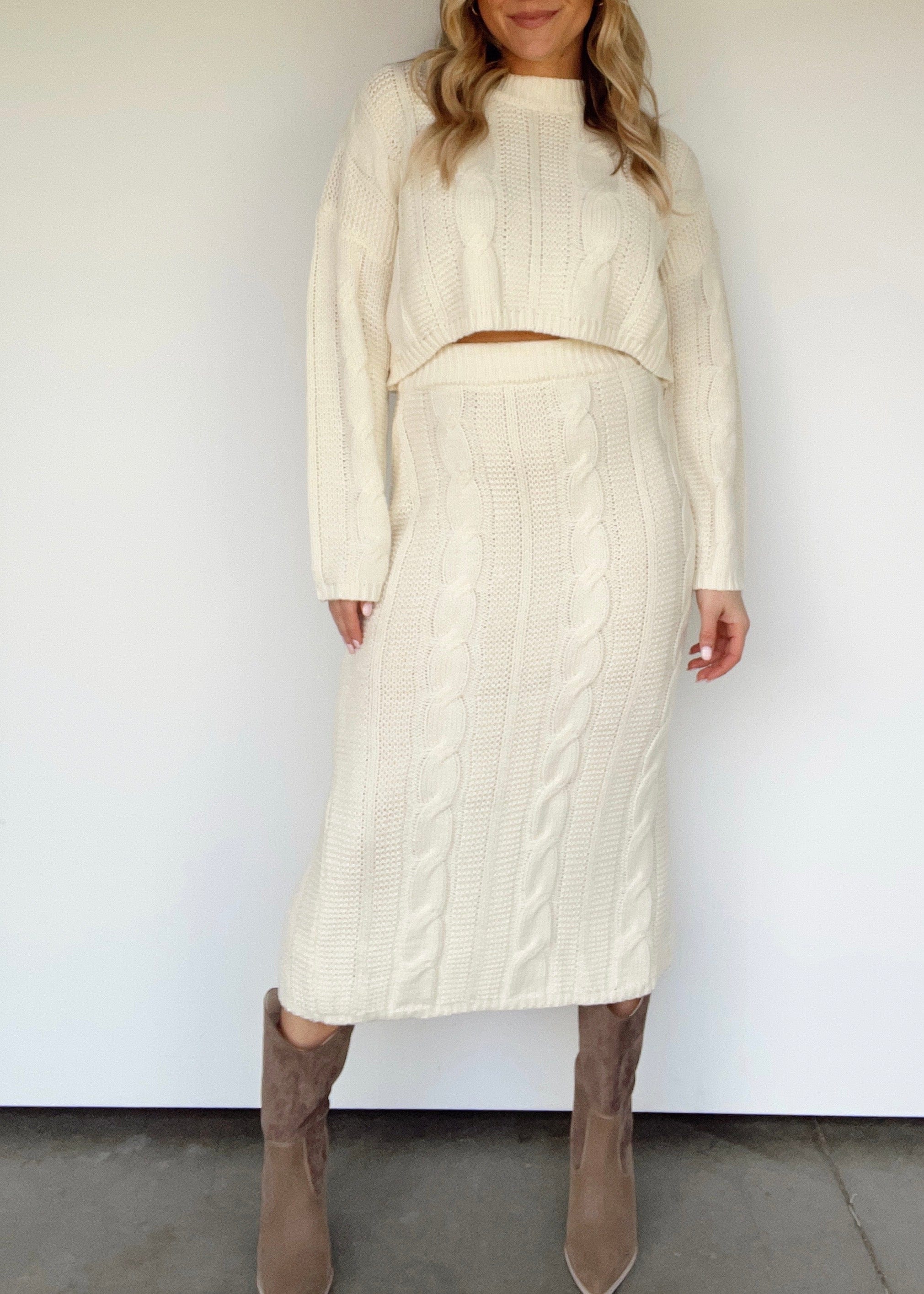 CSW11164A long side slit skirt Cloud Ten