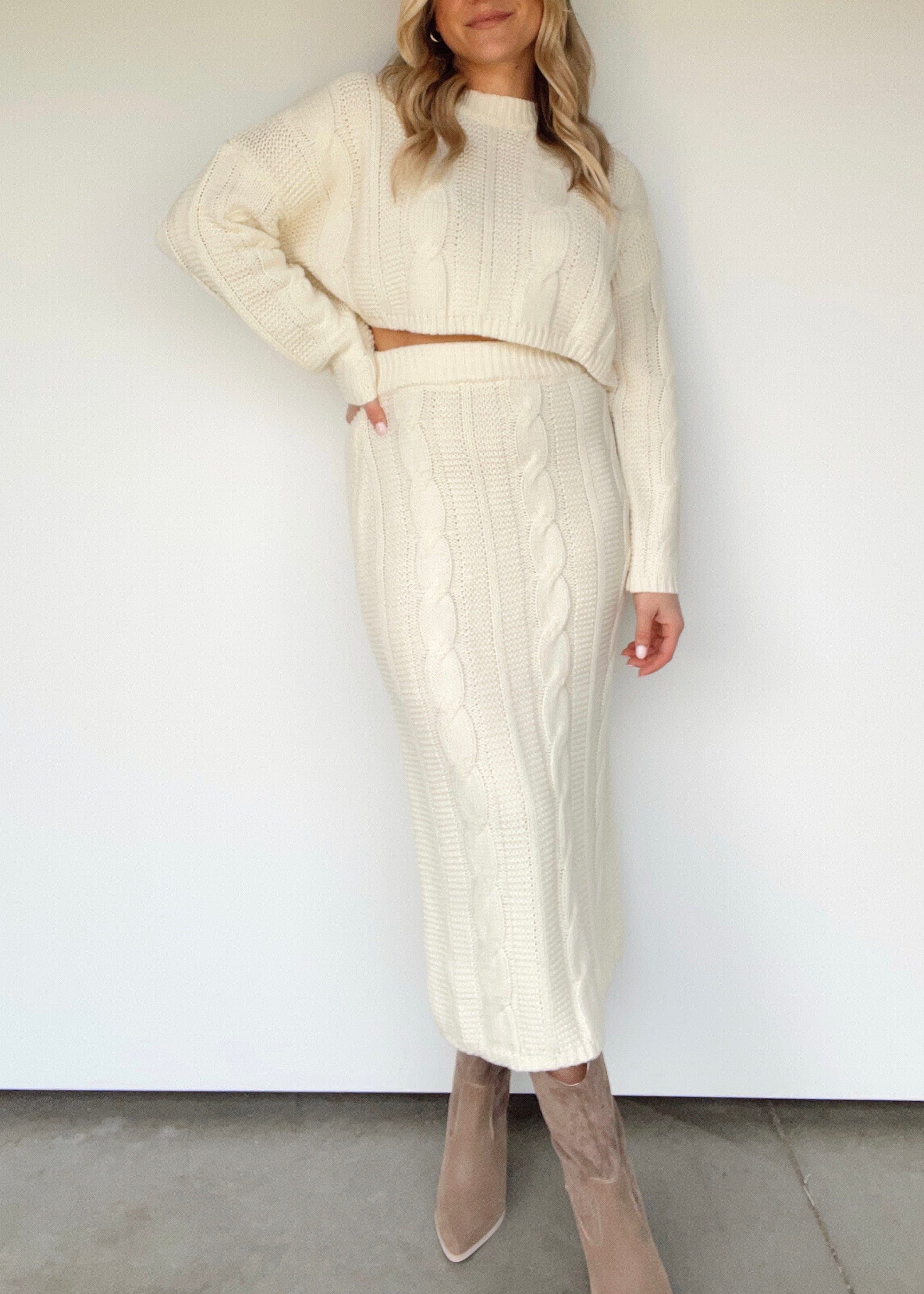 CSW11164A long side slit skirt Cloud Ten