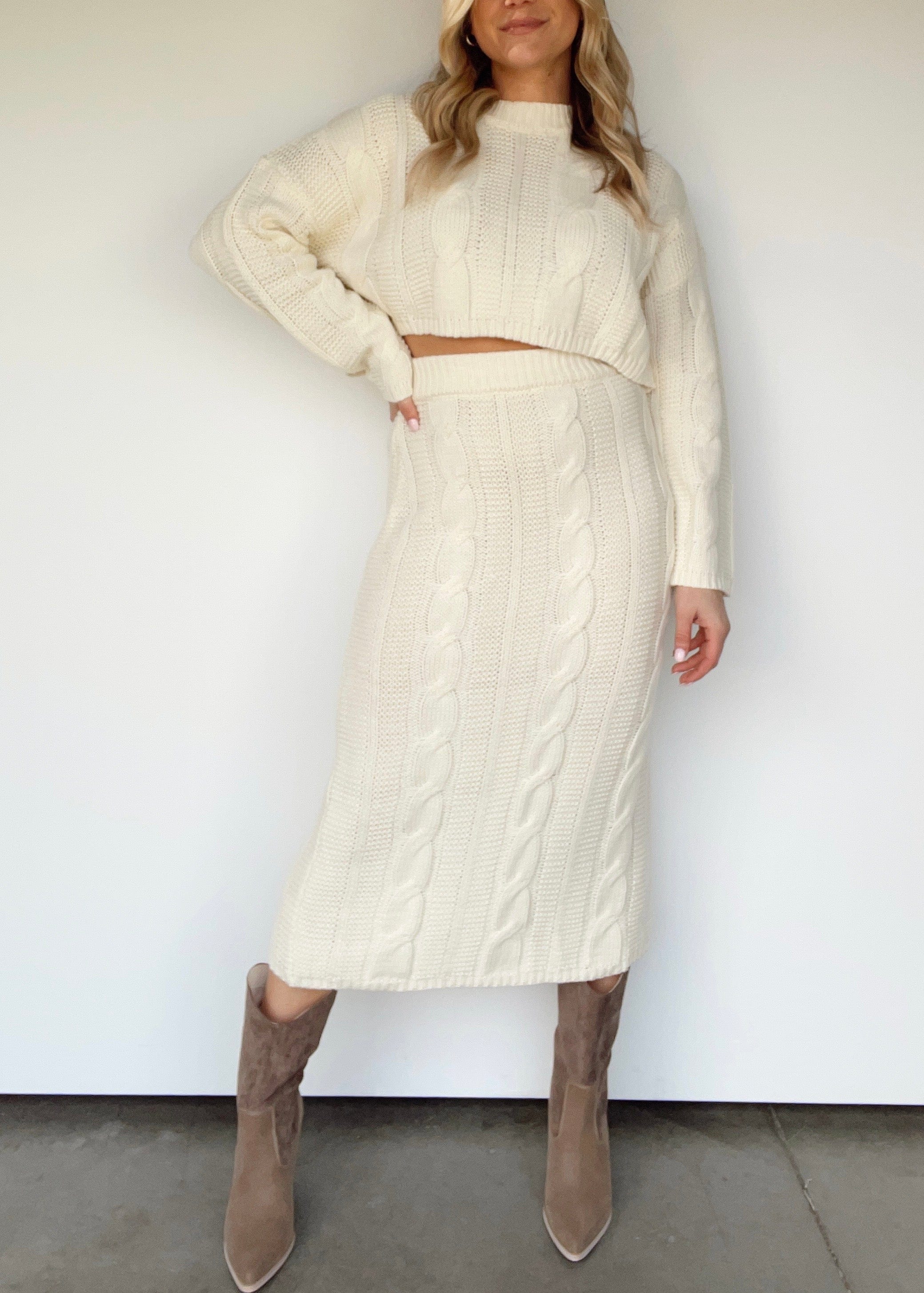 CSW11164A long side slit skirt Cloud Ten