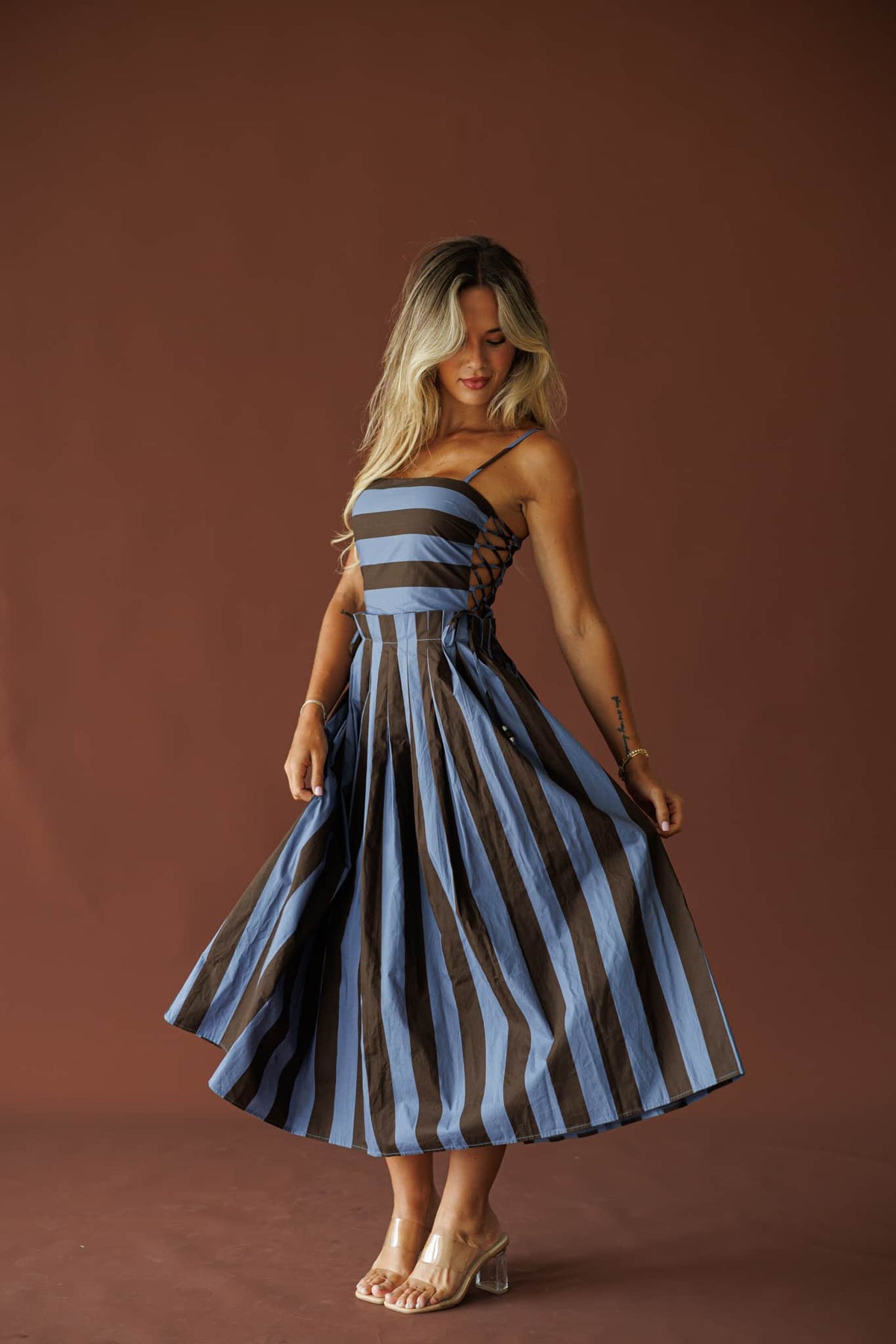 midi dress for dinner Lakehouse S / Blue Brown Size:1X/2X Orange and Blue Dresses Why Choose This Dress 2g