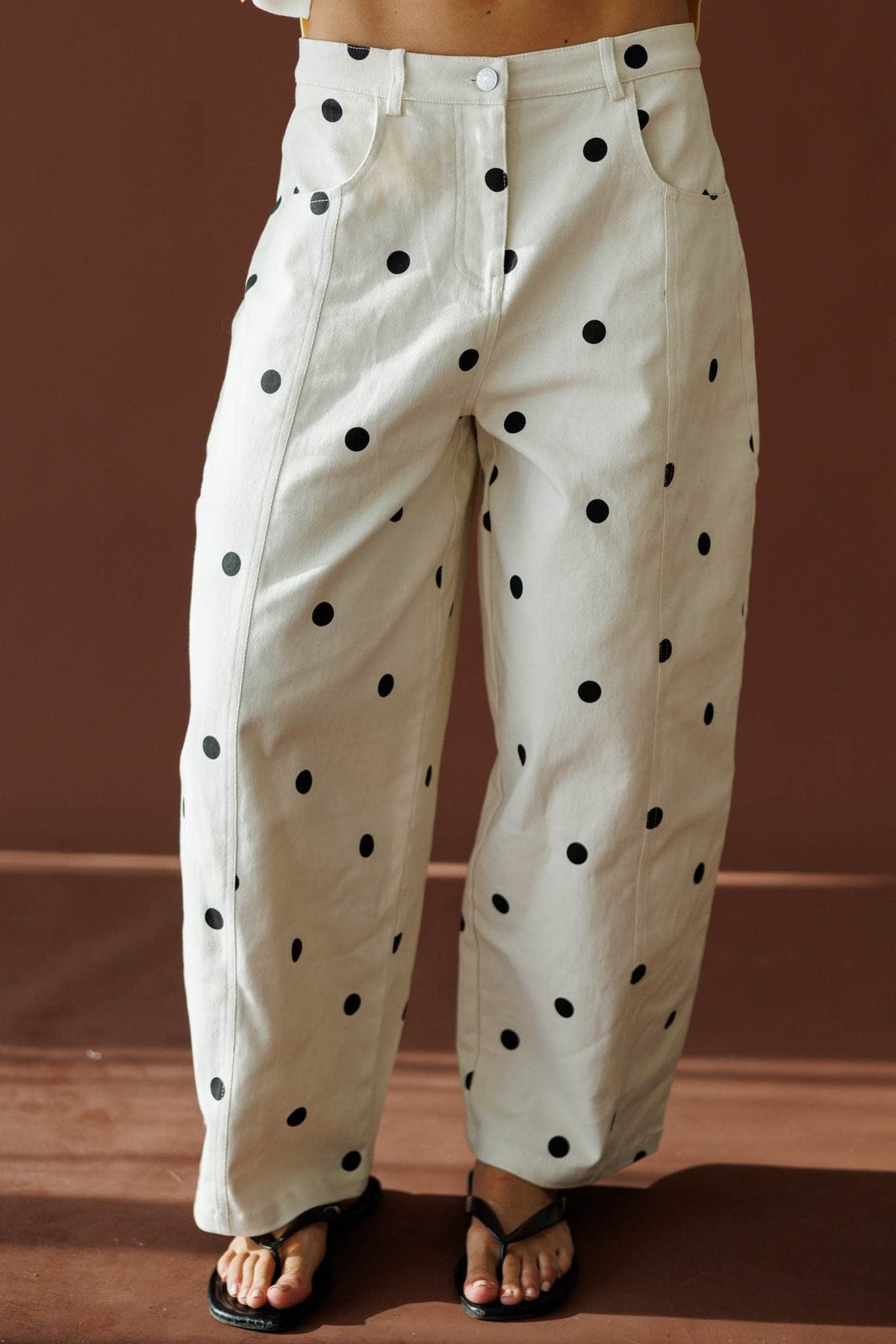 cream/black