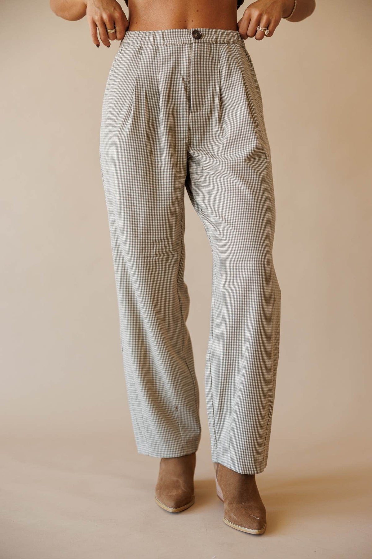 Latte check pleated trousers, front view