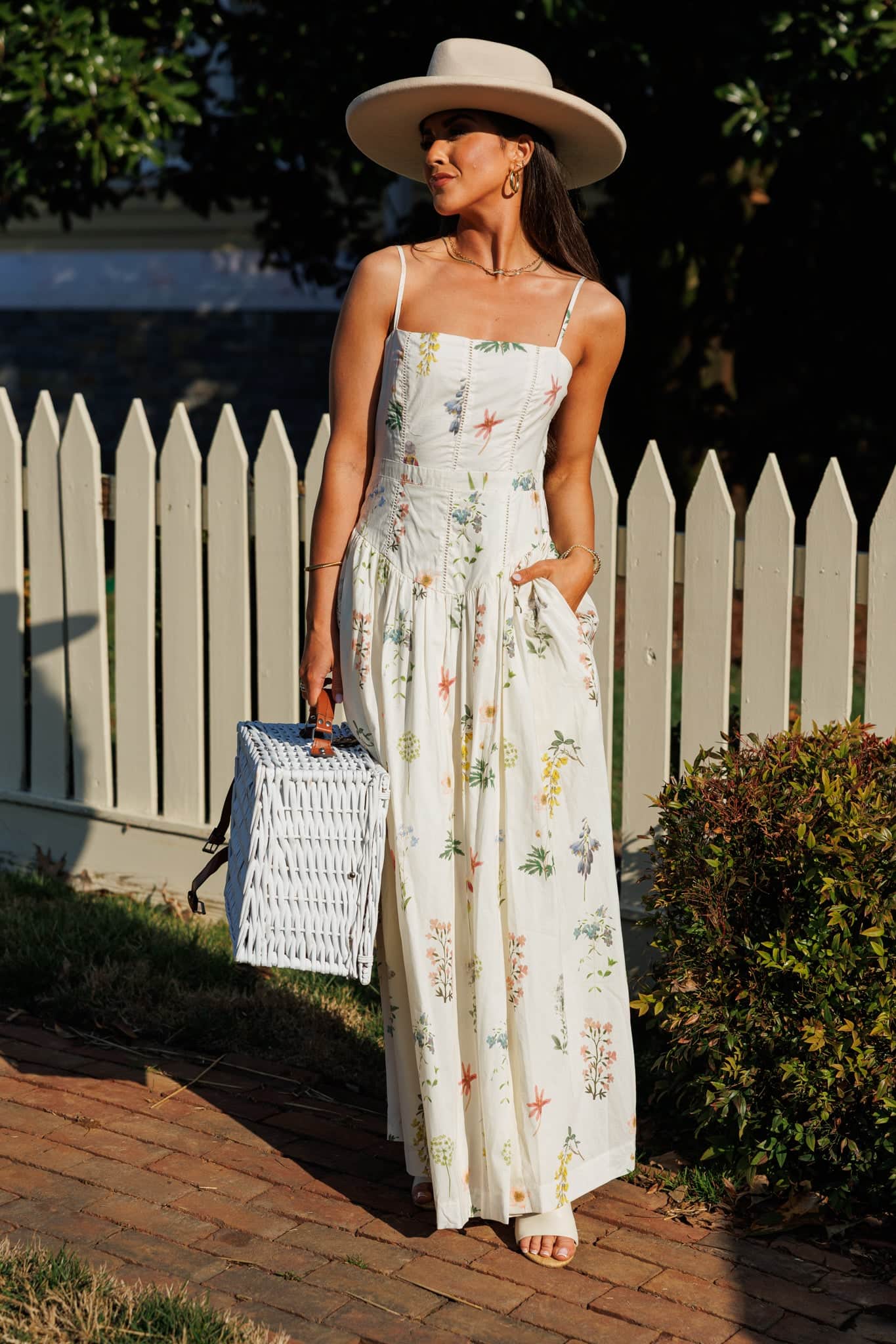 Trendy, Chic Women's Clothing Boutique Klesis Women's Floral Printed Maxi Dress, Cream Size S Lane 201