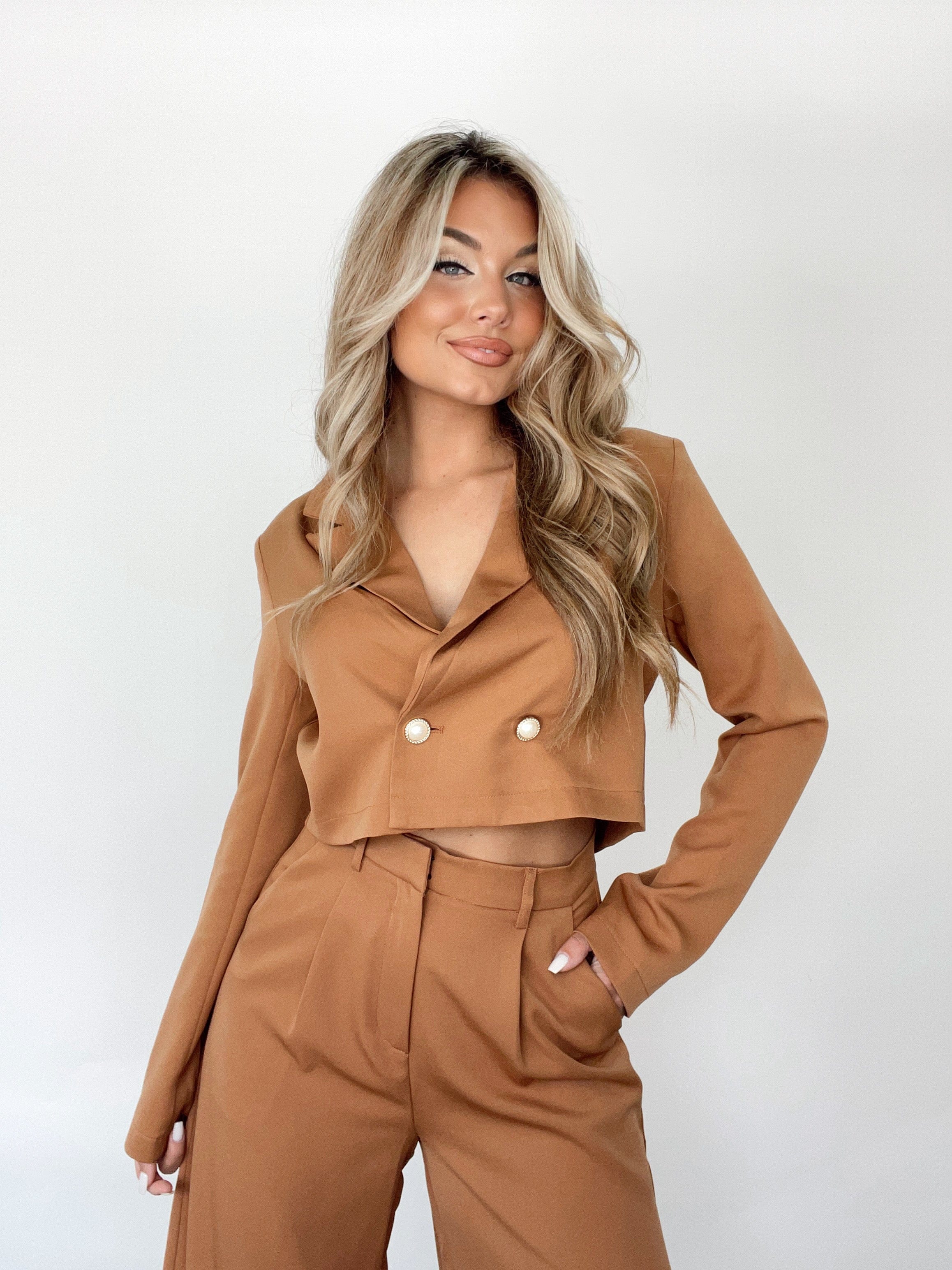 Girl Boss Cropped Blazer Idem Ditto