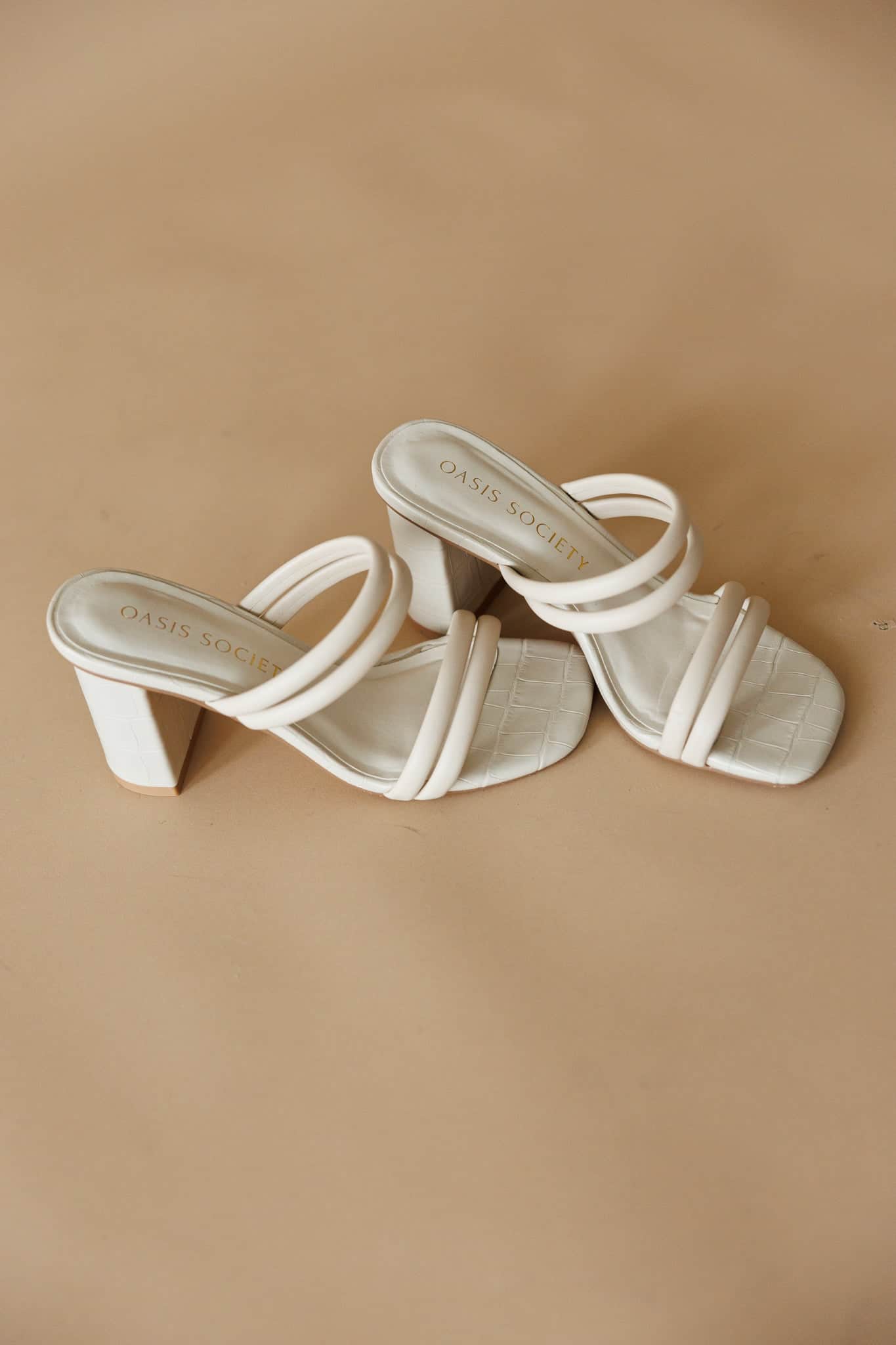 Social Scene Heel