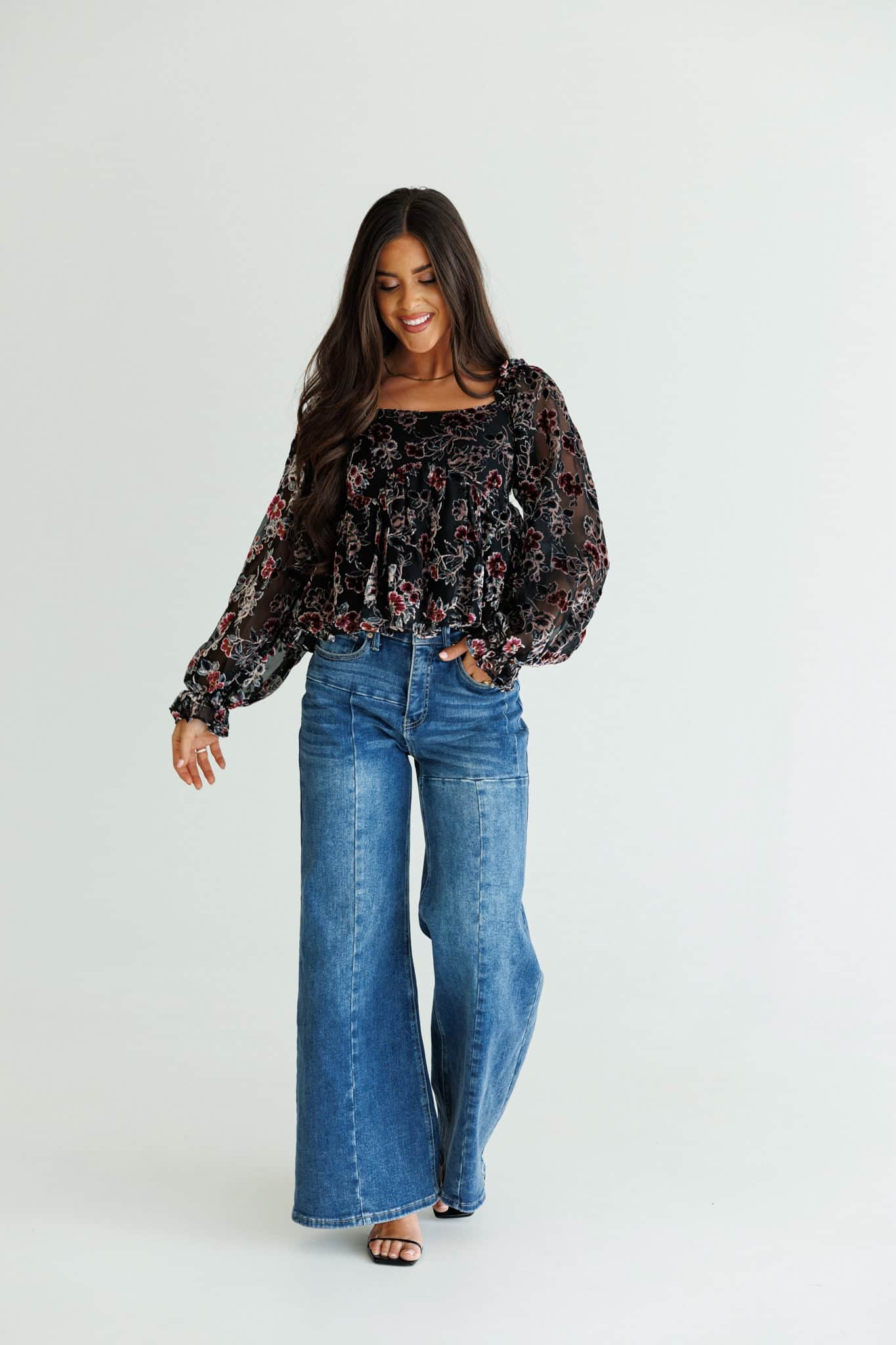 Floral Feelings Velvet Top