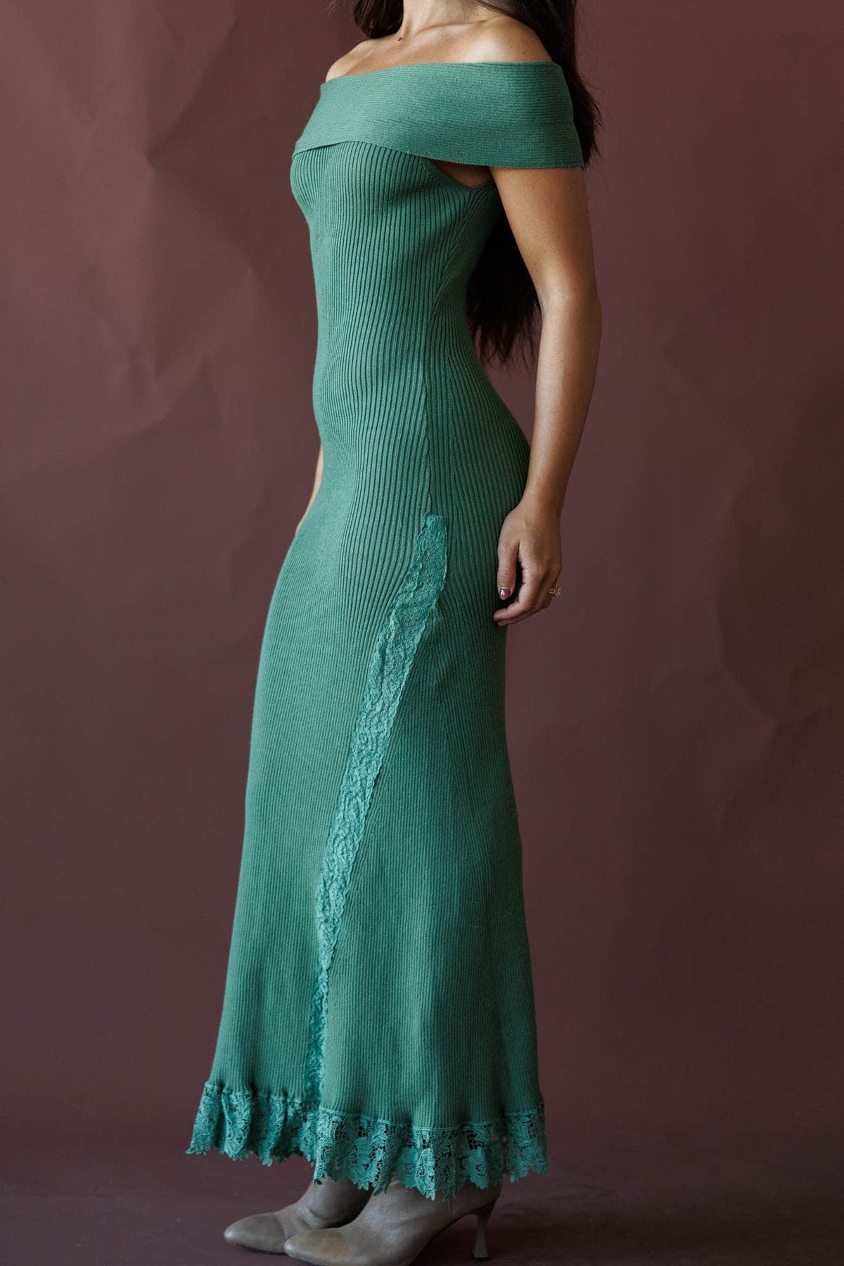 Green off the shoulder ribbed maxi dress