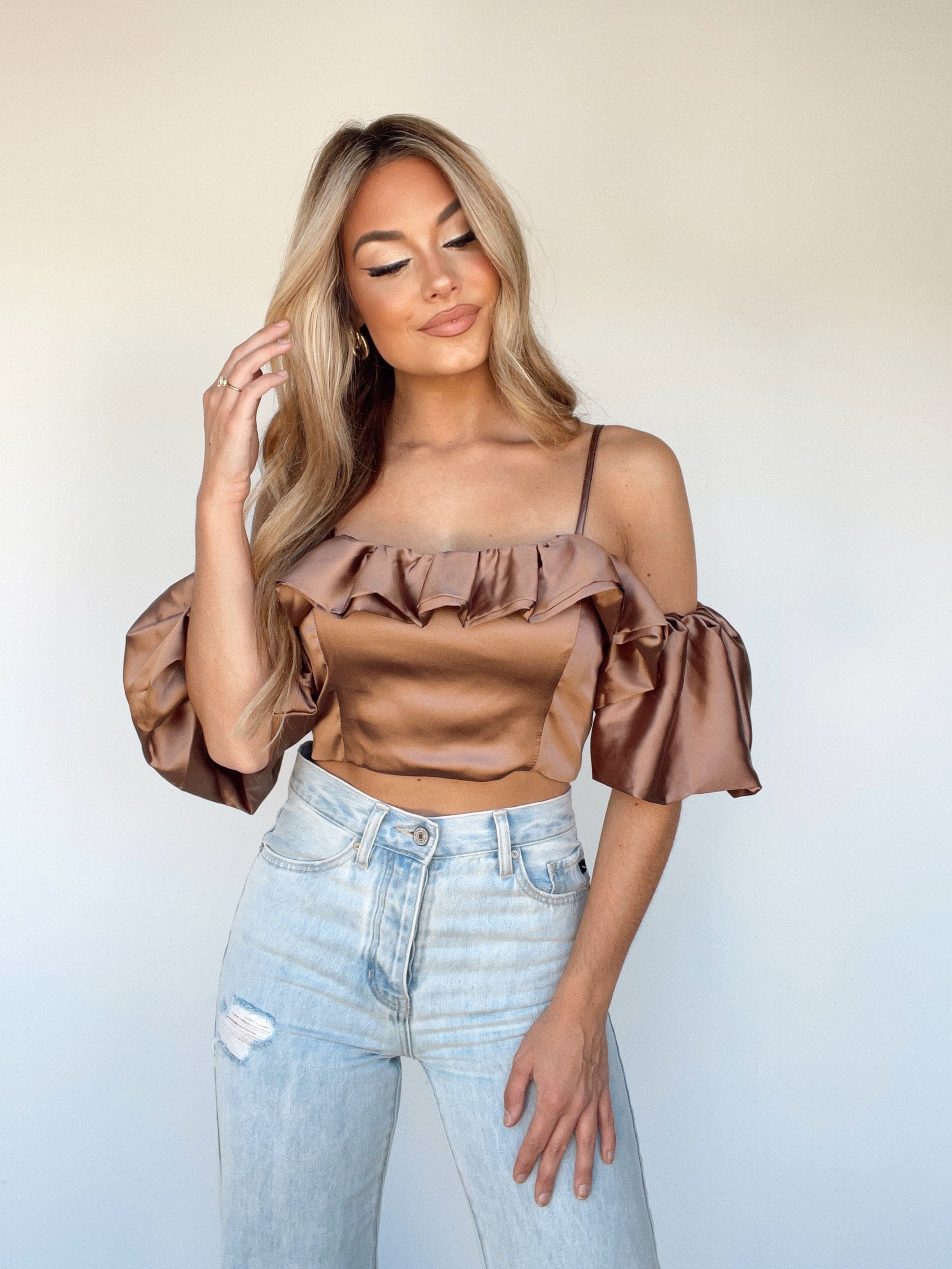 MT6362-LANE mocha ruffle detail top LE LIS