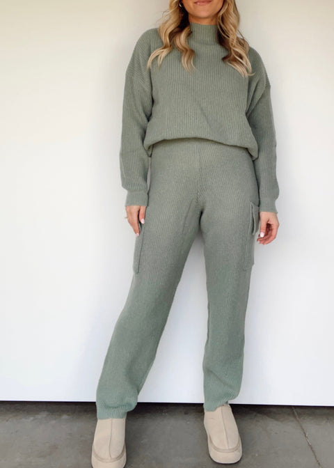 Size XL -Women's Mid-Rise Straight Leg Cozy Rib Lounge Pants Who What Wear  Olive