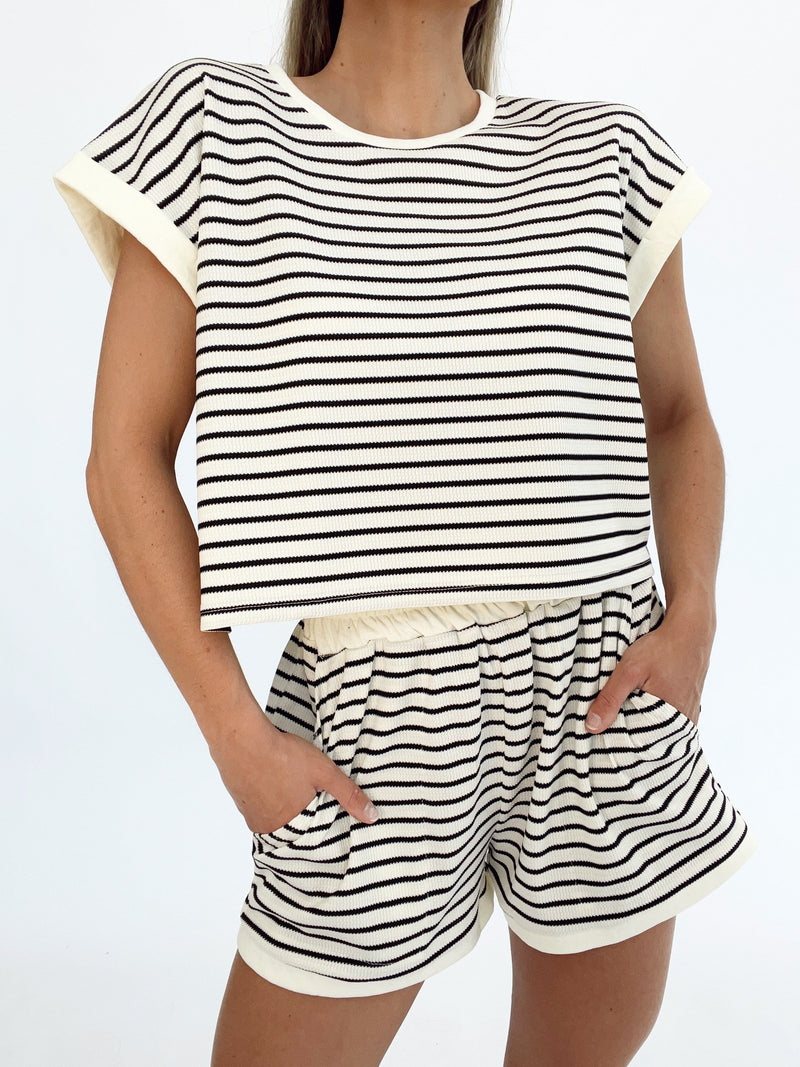 P3359ST textured striped knitted shorts MIOU MUSE