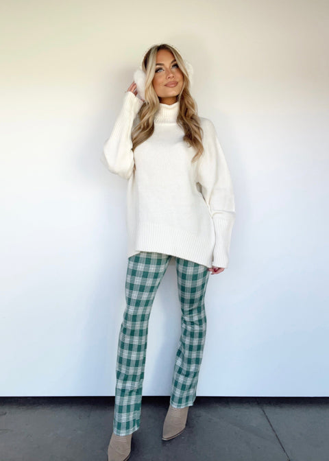 How to Wear Plaid Pants: Outfit Ideas