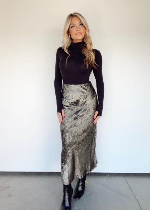 Holiday Season Velvet Pants – Lane 201