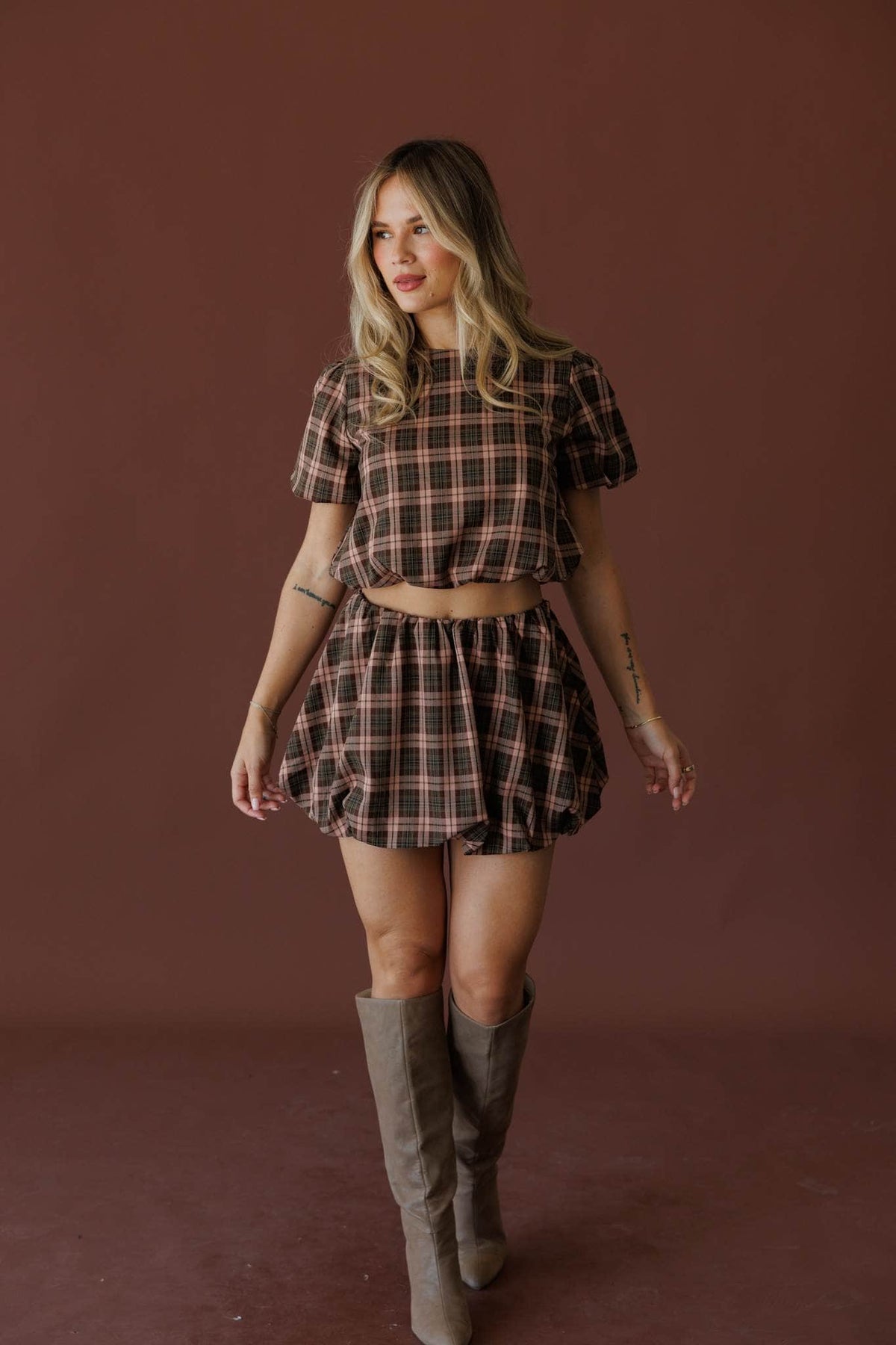 Brown plaid short sleeve top