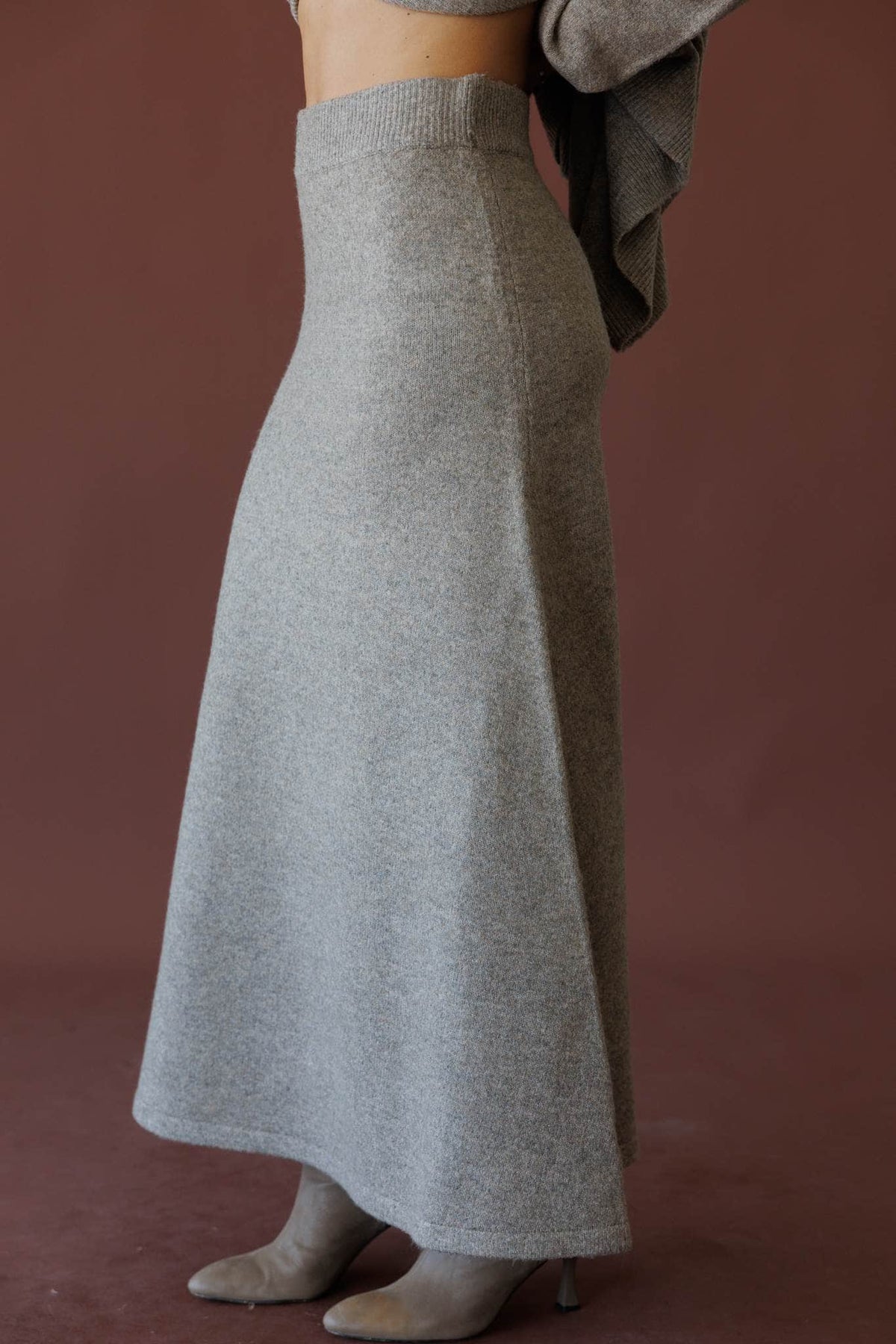 Grey knit maxi skirt